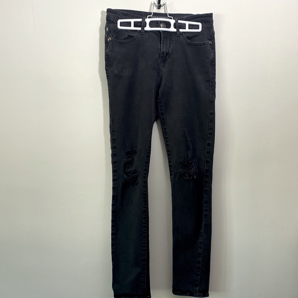 Women’s Rock & Republic skinny torn jeans size 6M
